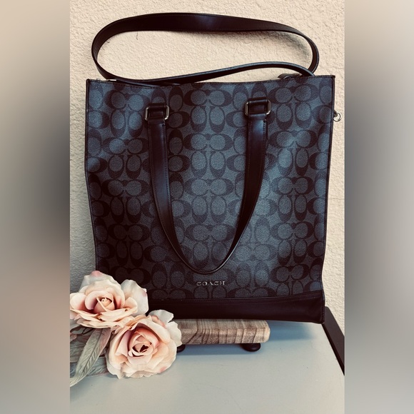 Coach Handbags - Coach Graham Structured Tote